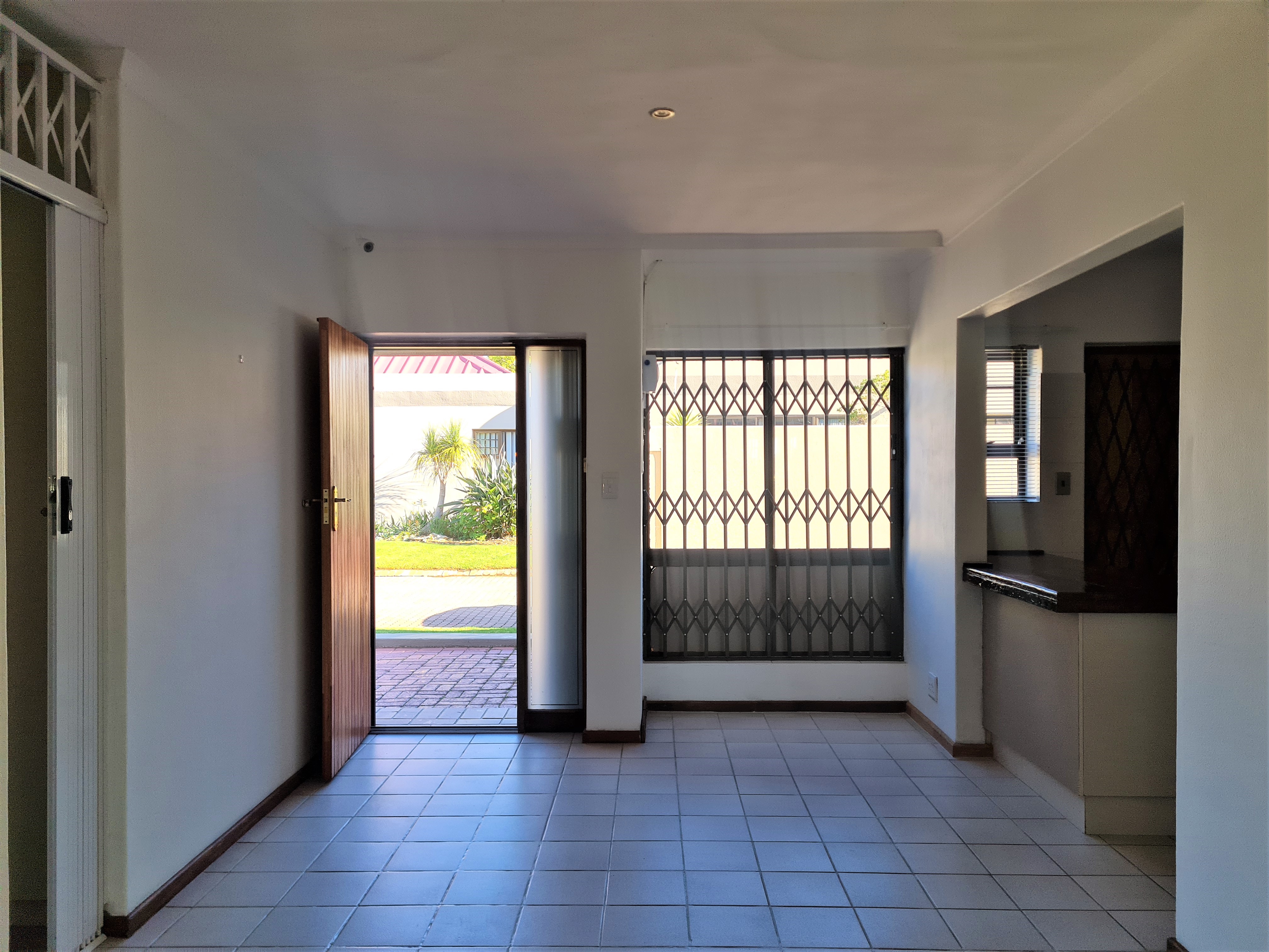 To Let 2 Bedroom Property for Rent in Jeffreys Bay Central Eastern Cape